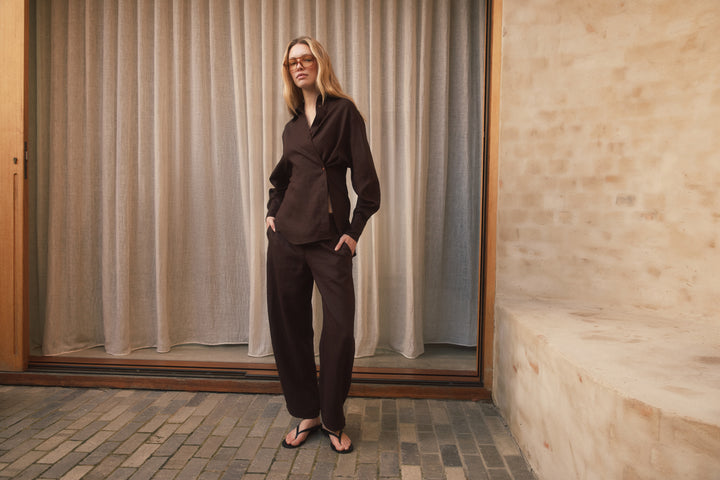 Women's Linen Barrel-Leg Trousers Secondary